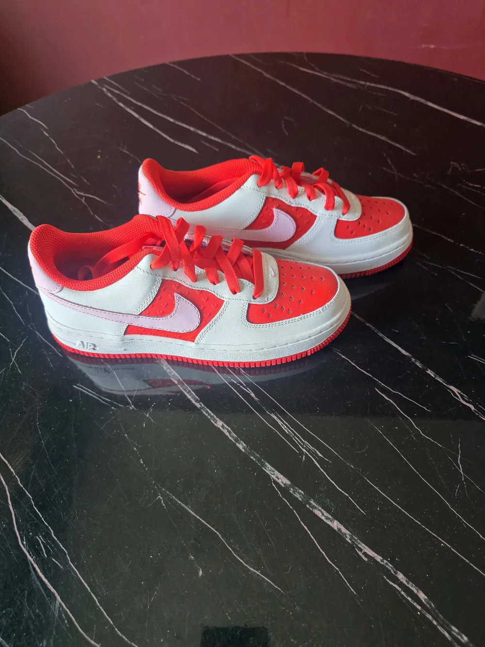 Nike Low-Top Sneakers in White and Red